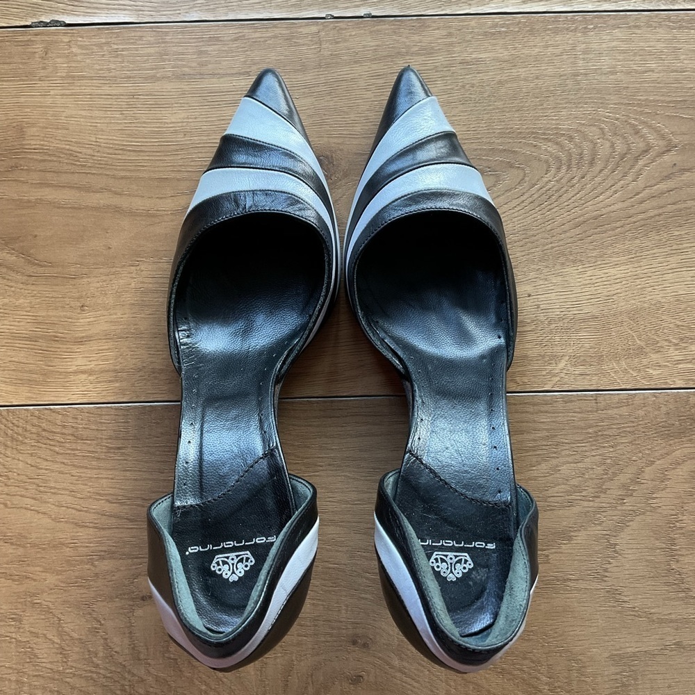 Italian Leather Black Gray Low Heels 8 38 Pointed Toe Block Heel Elegant